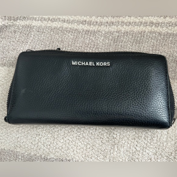 MICHAEL Michael Kors Handbags - Michael Kors Saffiano Zippered Wallet